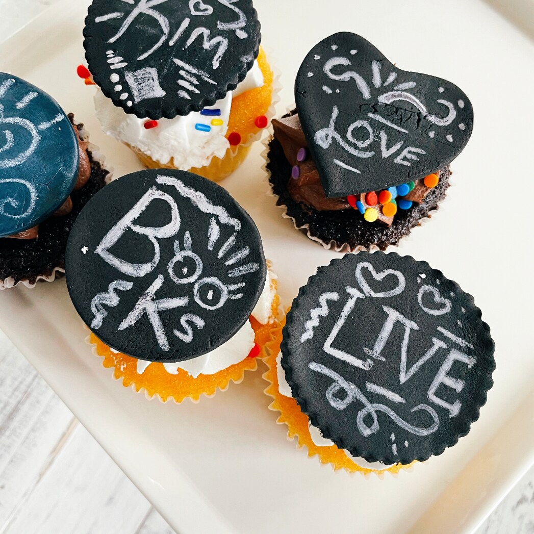 ChalkBoard Cupcakes with @wildbakes